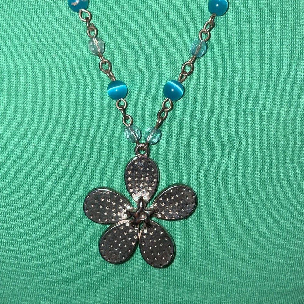 Vintage 1960’s Blue Sleeping Beauty.  Blue Glass Necklace - Picture 4 of 4